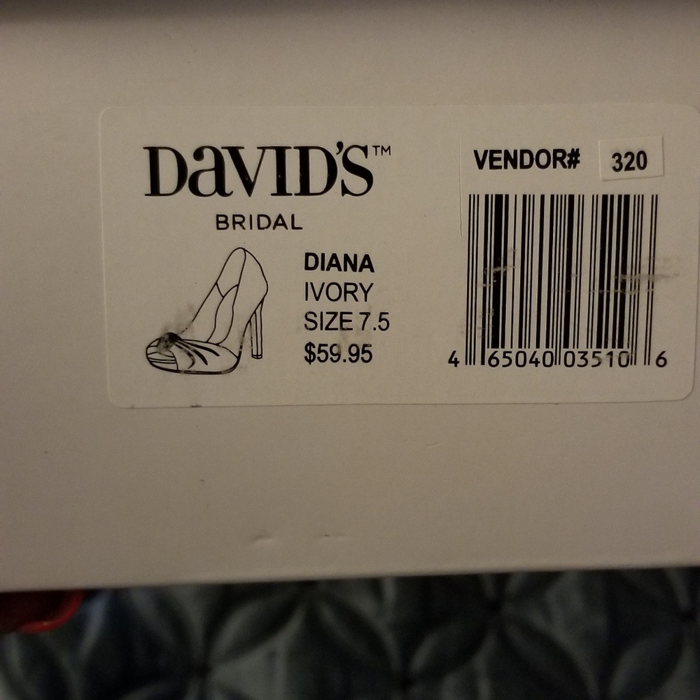 Shoes - Picture 4 of 4